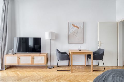 Für Aufenthalte, die länger als 1 Monat dauern, bieten wir individuelle Preise an. Bitte kontaktieren Sie uns für ein genaues Angebot! Entdecken Sie das Beste von Wien, mit diesem modernen Apartment in einer großartigen Lage. Es wird Ihnen leicht fal...