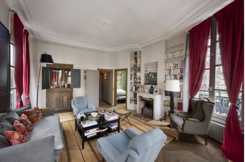 Very luminous apartment which benefits from a beautiful exposure (view on the arch St Denis) and a very beautiful height under ceiling (~3,4m) 1 large bedroom, 1 large living room, 1 dining room, 1 office / dressing room (which can be used as an extr...