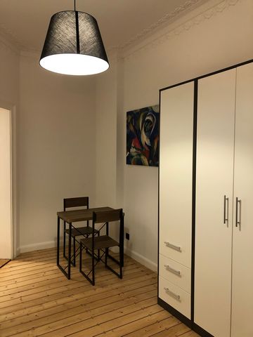 Centrally located in Wiesbaden: supermarkets, shops and many restaurants within a short walking distance. 10 - 15 minute walk to the city center. The beautiful park 