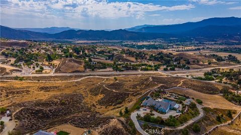 Located in Temecula's Wine Country, 16 estate lots, average size is two acres, final map recorded September 29, 2022. La Belle Vita is a residential lot development opportunity nestled in one the most desirable locations in Southern California, ideal...