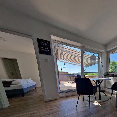 This charming apartment offers you everything you need for a perfect stay. Ideal for singles and couples, our sun terrace apartment can accommodate up to two people. With a spacious living area of ​​50 m² and a sunny 15 m² terrace, this is the ideal ...