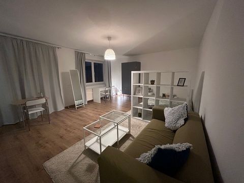 Welcome to this beautiful apartment in the heart of Frankfurt (Oder). This cozy apartment offers you everything you need to feel at home right away. In just a short walk away you will find the Tram station (1mn), the main train station (7mn), the Eur...