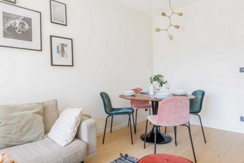 Welcome to this exquisite 48m² apartment, perfectly situated in the vibrant heart of Paris's prestigious 16th arrondissement. Recently renovated to provide the utmost comfort, this splendid apartment offers a delightful living experience. Nestled on ...