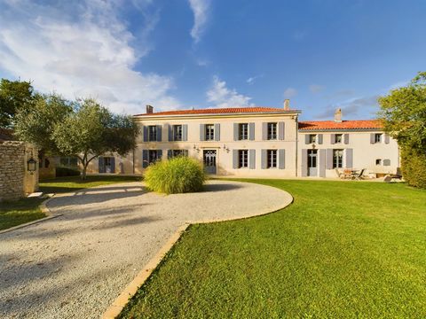 EXCLUSIVE TO BEAUX VILLAGES! Close to Surgères with its weekly market and TGV train station, this beautiful 18th century residence has been tastefully renovated, retaining the character of the property and the aspect of the period. Entering through t...