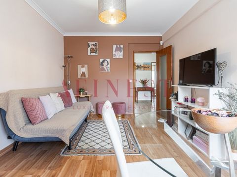 HAVE YOU EVER THOUGHT ABOUT LIVING IN A QUIET SQUARE IN THE CENTRE OF ABÓBODA, SÃO DOMINGOS RANA? COME AND SEE THIS REFURBISHED 2 BEDROOM FLAT 2 bedroom flat on the ground floor refurbished in 2020 with alarm, new plumbing and new electrical system. ...