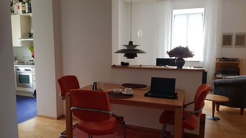 The apartment is located in an absolutely quiet play street in the city center, 10 minutes walk from the train station and pedestrian zone, in the immediate vicinity of the emerging KuBic Frankenhof with day care center. The nearest high school is 10...