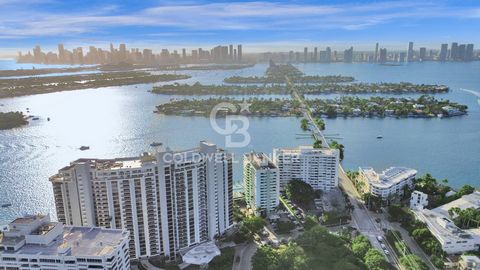 Apartment for Sale in Miami Beach, Florida (USA) in Exclusive Sale by Coldwell Banker. Welcome to luxury with this apartment of approximately 135 m2. with two bedrooms and two bathrooms, located at 9 Island Avenue in Miami Beach, on the prestigious 