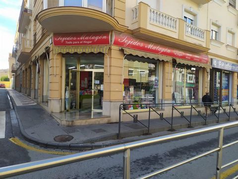 Sale of commercial premises on the main avenue of Maracena next to the Maracena Metro stop, on the corner with five shop windows facing the street. It is currently rented in case you want to buy it as an investment.