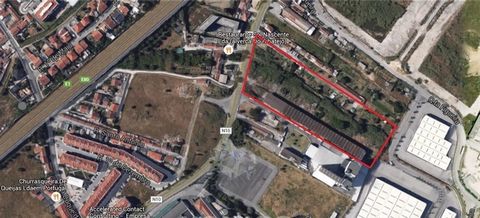 Warehouse located in EN10 ( National Road 10 ) in the district of Lisbon. Gross Area ( Land ): 19.600m2 Floor area (covered/warehouse): 2574m2 The warehouse is very well positioned, having the entire front to National Road 10, where there is a lot of...