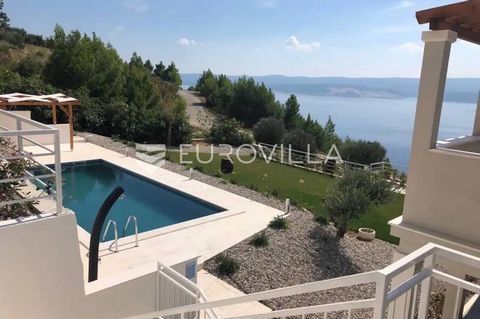 Unique villa in a unique location - is a short summary of this property located on a plot of almost 2,000 m2 near Omis. The villa spreads over three floors with a living area of 330 m2, has been successfully rented to tourists for several years and i...