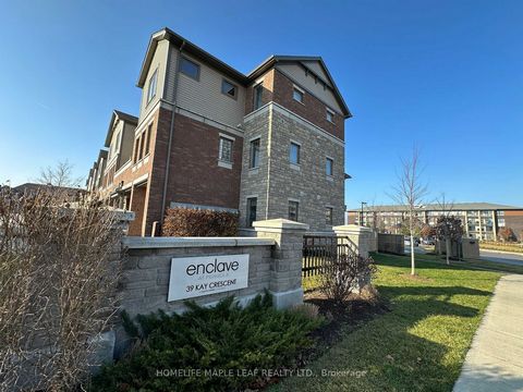2 Bedroom Townhouse in fantastic location close to all great amenities. S/S Appliances, great open large eat in kitchen with granite countertops. Spacious large balcony, open living room with large windows ample light! Walking distance to the shoppin...