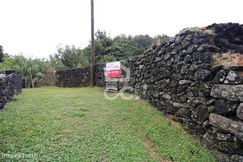 Land with 2,960.00 m2 21 Meters Front Located in Caloura Privileged Zone Proximity Bathing Area View Saw Água de Pau is a village that integrates the municipality of Lagoa, on the south coast of the island of São Miguel, in the Autonomous Region of t...