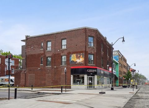 ***OPPORTUNITY*** Commercial and residential building, in a sought-after commercial area, corner Ste-Catherine and Aird, La Pâtisserie La Lorraine is a business in operation since 196. currently operated by the owner's family INCLUSIONS -- EXCLUSIONS...