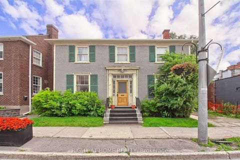 Welcome to 17 Wellington St. Built in 1860, this 2 storey Georgian stuccoed house remains as one of the few surviving pre-confederation houses in Aurora. Located in Aurora village, this historical property sits on a 161 ft deep lot. Featuring, 3 self...
