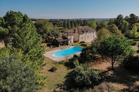 Beautiful 6-bed stone country house with lovely, large living spaces, 2 hectares parkland with mature trees & a large swimming pool.  Surrounded by vineyards and the stunning Gascony countryside, it it a wonderfully secluded spot, yet just 5km from t...
