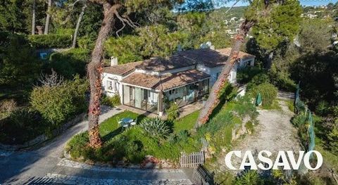 Casavo offers for sale this superb villa of 174 m², built on a plot of 2800m² in terrace, surrounded by greenery. The charms of this property are as follows: •Main house of 120m² including a large living room of 47 m² with a fireplace. Three large be...