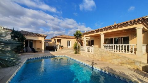 Large lively village with all shops, restaurants, 15 minutes from Pezenas, 5 minutes from Marseillan, 20 minutes from Beziers and 10 minutes from the coast/bassin de Thau. Beautiful and comfortable villa (2001), located 15 minutes from Pezenas and 5 ...