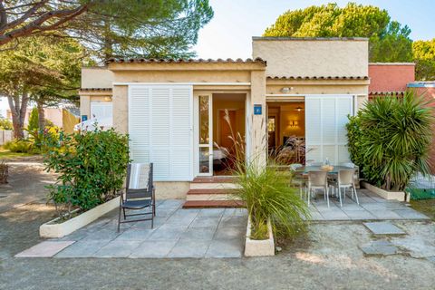 Situated on a peninsula formed by a bend in the river Siagne, it is the unusual location of Les Rives de Cannes Mandelieu residence that makes it stand out. It can be reached by road or by sea, thanks to a private pontoon jetty which allows you to ar...
