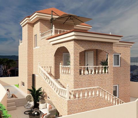 NEWLY BUILT VILLA IN ROJALES~~Newly built villa for sale in an excellent location in Rojales, next to the La Marquesa Golf courses. ~Villa has 4 bedrooms, 3 bathrooms, open plan kitchen, living-dining room, 3 terraces, garage, hobby room, patio, priv...