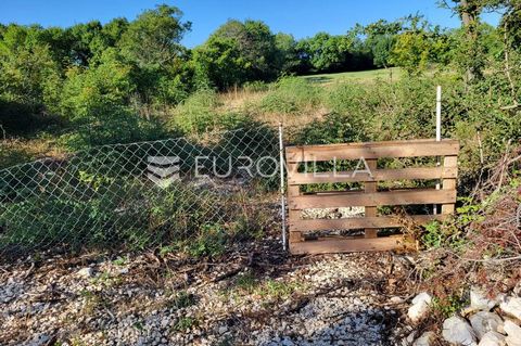 Zadar, Gornja Murvica building plot of 4,237 m2 located in an undeveloped part of the village. The plot offers excellent opportunities for construction and investment. Access to the plot is possible from both sides, north and south, which opens up th...