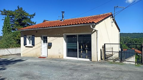 Sur la commune de Marsac-sur-l'Isle, aux portes de PERIGUEUX, se trouve cette maison actuellement louée (jusqu'en décembre 2025) d'environ 45 m² située à proximité des commerces, écoles et transports en commun. Idéalement nichée dans une impasse, cet...