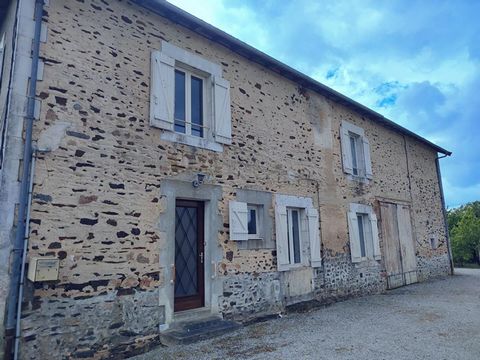 In der Stadt Val d'oire sur Gartempe 87 gelegen, in der Nähe aller Annehmlichkeiten, 8-Zimmer-Haus von 180 m2, angrenzender Scheune mit Zwischengeschoss, Keller und Schuppen. - Bestehend im Erdgeschoss aus einem Eingang mit Abstellraum, Küche, Wohnzi...