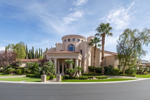 Las Vegas Prächtiges Anwesen im Canyon Gate Country Club. Ein doppelt bewachter Eingang führt zu einem 8996 sf großen Haus. Eine kreisförmige Auffahrt Grand Portico und ein Gehweg führen zum Haus. 4 Autogarage und 1 1/2 Golf-/Autogarage freistehend. ...