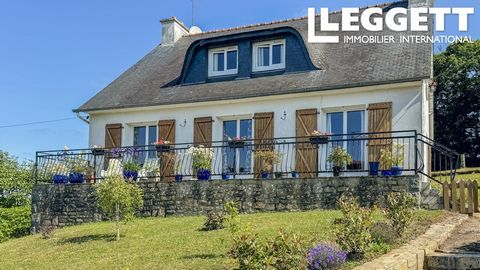 A31344MCW22 - This beautiful home offers a rare opportunity to live in a quiet location that is also walking distance to the lovely shops and restaurants in the picturesque village of Gouarec, not far from the Lac de Guérlédan, the Nantes/Brest canal...