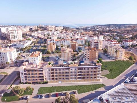 Neue Resort Palm Residenz - Lagos Wir fanden diese hervorragende Entwicklung in Lagos, nahe am Strand in einem Wohngebiet, aber mit dem historischen Zentrum all seinen Handel und Dienstleistungen in kurzer Entfernung. So können Sie Ihr Fahrzeug parke...