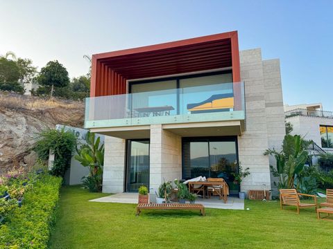 Stilvolle Maisonette-Wohnung mit Meerblick Garten in Kumbahce, Bodrum   Die stilvolle Wohnung verfügt über ein Smart-Home-System, einen Garten und eine Tiefgarage. Es gibt auch einen Generator, einen 24/7-Sicherheitsdienst und Überwachungskameras in ...