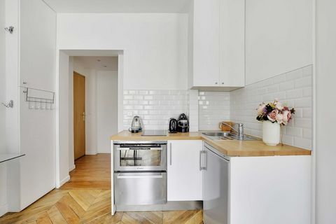 Checkmyguest vous propose un authentique T2 de 35 m², niché dans le prestigieux quartier de l'Opéra, dans le 2ème arrondissement de Paris. Idéalement équipée pour des séjours inoubliables, cette adresse vous place à proximité immédiate du majestueux ...