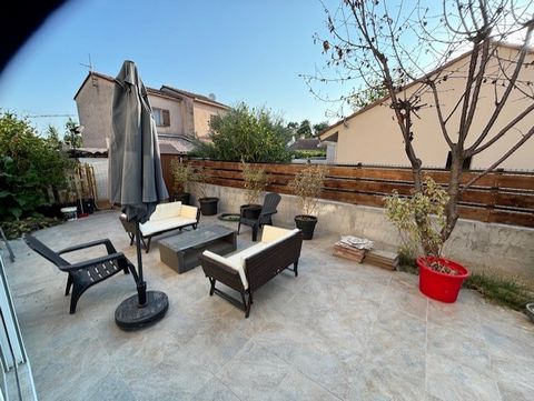 A vendre sur POGGIO MEZZANA, une MINI VILLA T3 en duplex, comprenant au rez-de-chaussée une entrée, un séjour / cuisine, une chambre et une salle de douche avec WC + une terrasse couverte (19.50 m2) ; et un 1er étage comprenant un dégagement et 2 cha...