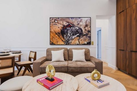 Checkmyguest lädt Sie ein, in dieser 70 m² großen Unterkunft im Herzen des 8. Arrondissements von Paris zu übernachten, die perfekt für bis zu 6 Gäste ist. Nur wenige Schritte von den Champs-Élysées und dem Arc de Triomphe entfernt, genießen Sie eine...