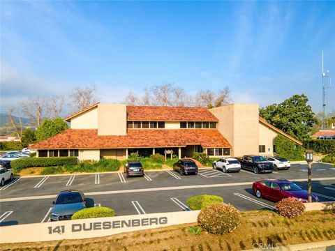 Vacant and move-in ready. Westlake Village business condo available for sale in the prestigious Duesenberg Professional Building. Ideally located in prime Westlake close to Thousand Oaks Blvd., the Post Office, Starbucks and the area’s best dining ma...