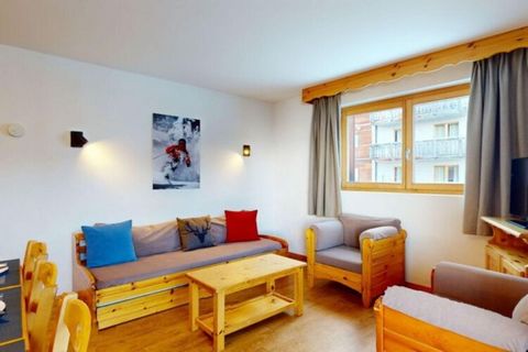 This charming flat is ideally situated near the village center and cable cars in the enchanting Swiss resort of Nendaz, located in the heart of the 4 Vallées. Accommodating up to 6 guests, this comfortable 3-star flat spans 42 m², making it perfect f...