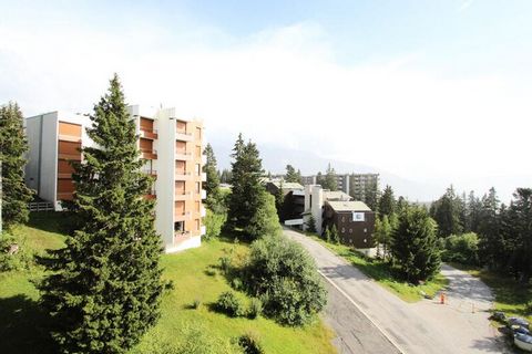 De residentie is gelegen in Chamrousse 1750 (Roche Béranger). Mede-eigendom dichtbij de pistes, winkels Residentie met lift van 7 verdiepingen en 80 wooneenheden. Studio, op de 6e verdieping met balkon op het zuiden. Verblijf 1 tweepersoonsslaapbank ...