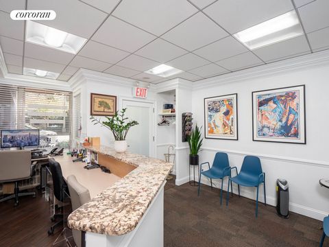 Available for sale, 80 Park Avenue, Suite 1D is a medical/professional condo within a luxury residential building, located in Murray Hill on the corner of Park Avenue and East 39th Street. This suite shares a street entrance vestibule with an adjacen...