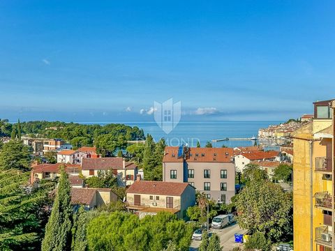 Location: Istarska županija, Rovinj, Rovinj. Istria, Rovinj, City Center Less than a 10-minute easy walk from the old town of Rovinj, there is a building with an elevator, housing a beautifully decorated 79-square-meter apartment. The apartment is lo...