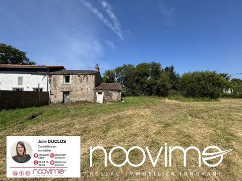 Votre conseillère Julie Duclos Noovimo ... ... vous propose : Maison en pierres à garder en tout ou partie, peut - être agrandie suivant les projets, sur une parcelle de terrain à bâtir soit 600 m2 environ , exposé sud coté jardin , la parcelle est p...