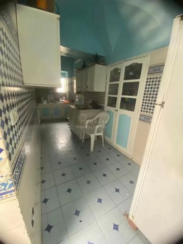 A charming traditional house located in the very center of the Medina of Sousse Sofra with a total area of 180m2 it contains a cellar and two levels on the first level there are 3 bedrooms bathroom and a kitchen and on the first level there is a bedr...