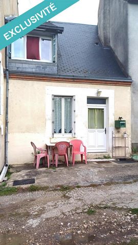 Idéale pour investisseur : Maison comprenant une cuisine et un séjour. A l'étage, chambre, salle de douche et wc séparé. Garage et jardin non attenant. Tout à l'égout, double vitrages, toiture refaite en 2011. Actuellement louée 386€/mois, taxe fonci...