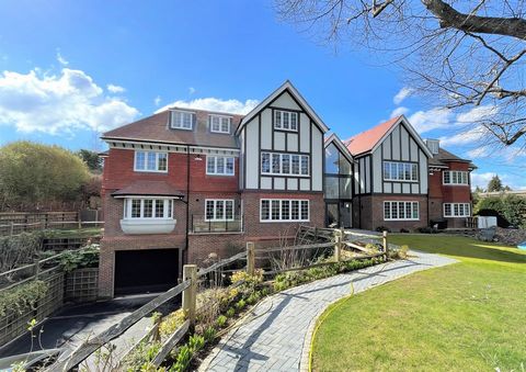 Setting This fabulous apartment is situated in the village of Kingswood which provides a comprehensive parade of local shops and restaurants, including a convenience store/post office, hairdressers, beauticians and The Kingswood Arms public house. Lo...