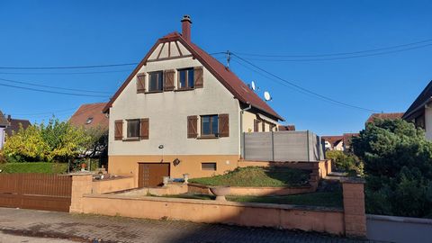 En exclusivité !! A Ergersheim, à 5 min de Molsheim et des grands axes, venez découvrir cette maison familiale de 5P 115m2 sur un beau terrain de 6 ares 88 (piscinable).  Elle comprend au RDC: une entrée avec grands palacrds de rangement, un beau sal...