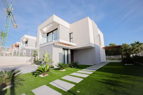 Coral Village es un exclusivo proyecto residencial que consta de 9 lujosas villas situadas a los pies de una impresionante montaña. Cada villa ha sido diseñada con cuidado y atención al detalle para ofrecer una experiencia de vida de lujo incomparabl...