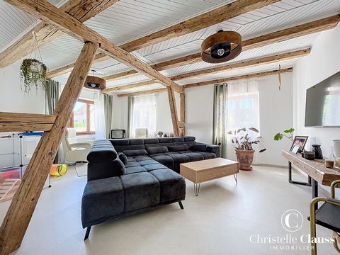 Exclusief in uw Christelle Clauss Immobilier agentschap! Kom en ontdek dit huis op een perceel van 5 are 21, gelegen in het charmante dorpje Meistratzheim, op 10 minuten van Obernai, dicht bij snelwegen, winkels en voorzieningen. Deze boerderij is ge...