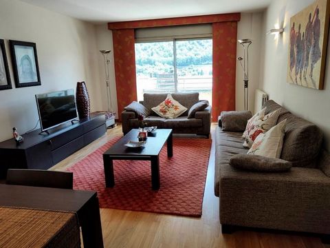 We have a spectacular apartment in Andorra la Vella. It is located in a perfect area with easy access to public transport services, shopping centers, schools, sports facilities and children's entertainment areas. It consists of a living-dining room w...