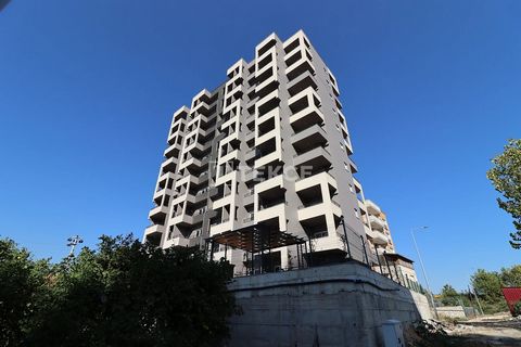 Nieuwbouw Appartementen op Loopafstand van het Strand in Mersin Erdemli De appartementen zijn gelegen in een boetiekcomplex met rijke voorzieningen op loopafstand van het strand in Mersin, Erdemli. De wijk Erdemli is een van de meest populaire en fav...