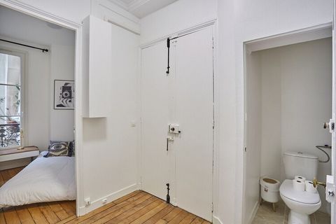 Charmant appartement situé au centre de Paris, à 5 minutes à pied du Marais, Il est entouré de cafés et restaurants branchés, et à proximité du centre Beaubourg et des quais de Seine. Cosy, décoré avec goût et entièrement équipé, mon appartement est ...