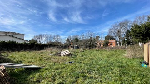 TERRAIN VIABILISÉ DE 960 M²