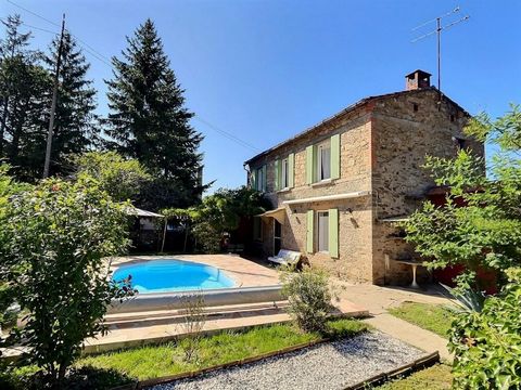SAINT-JUERY Rare sur le marché et en exclusivité ! A deux pas du centre-ville, à vendre charmante bâtisse en pierre restaurée avec soin du siècle dernier, son jardin intimiste et sa piscine ensoleillée. Sur une parcelle totale de 530 m². Maison de 99...